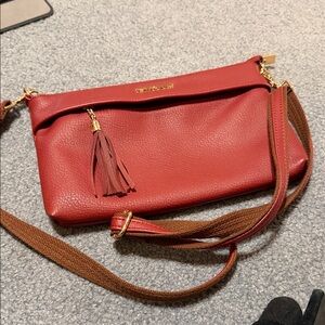 Charming Burgundy Crossbody  bag with Tassel like new two zipper Amelie Galanti